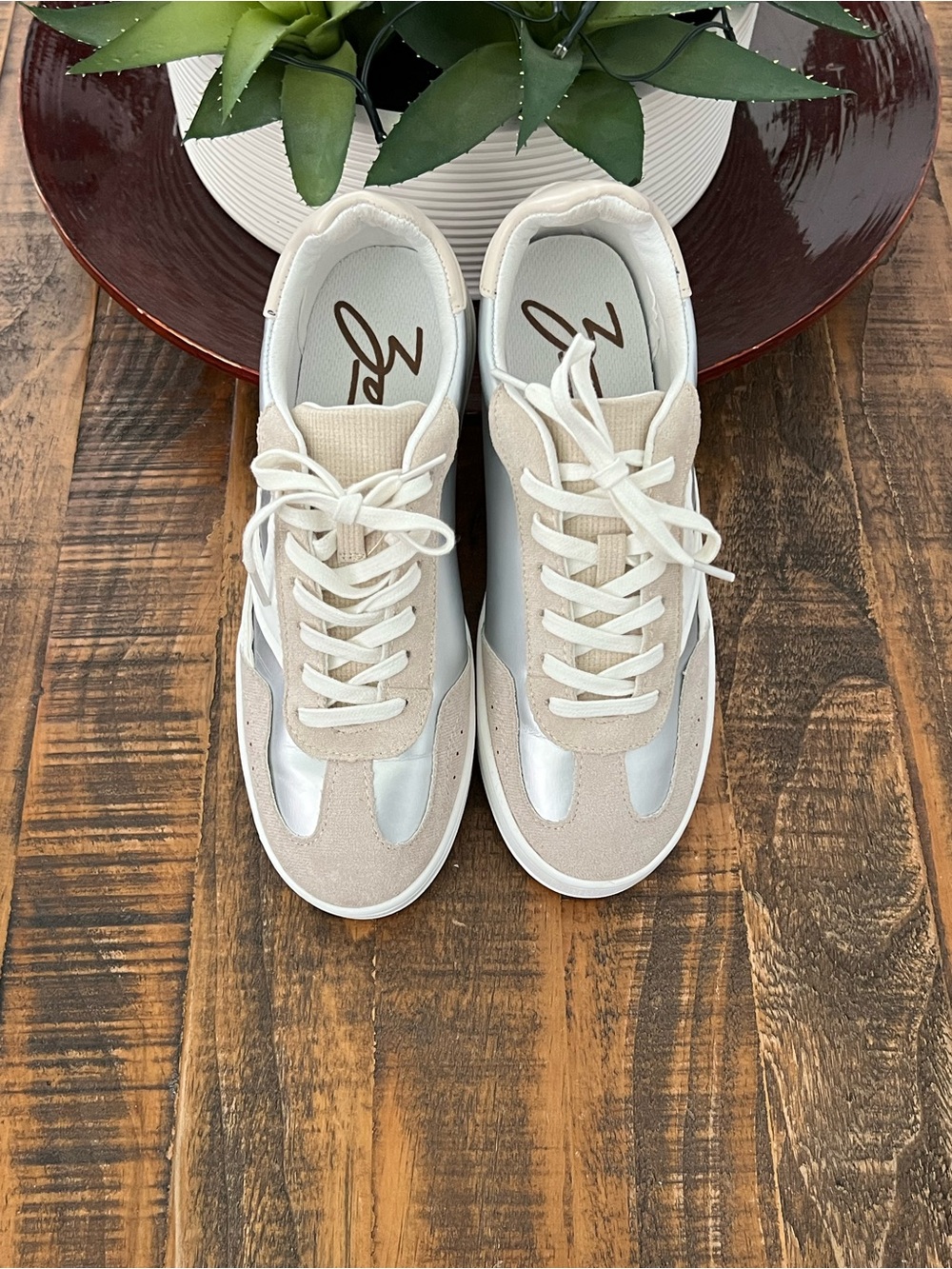 Zodiac Neutral Tone Women's Casual Lace-Up Sneakers